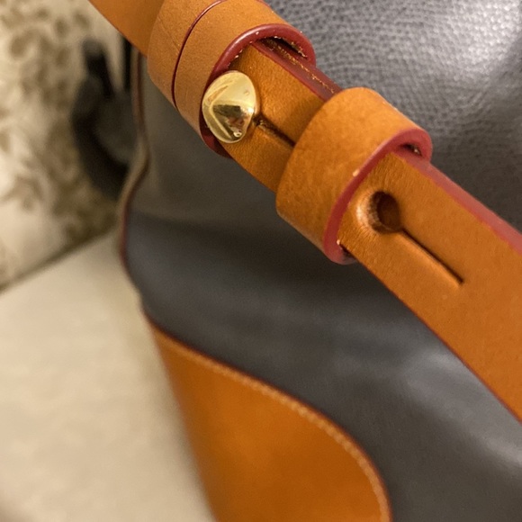 Dooney &Bourke Shelby Shopper in gray with honey accents hardware in gold EUC - Picture 9 of 15